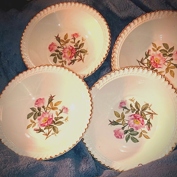 2 bowls per set Vintage Harker Pottery 22K Bowls w/ Roses Berry Dessert - Picture 1 of 6
